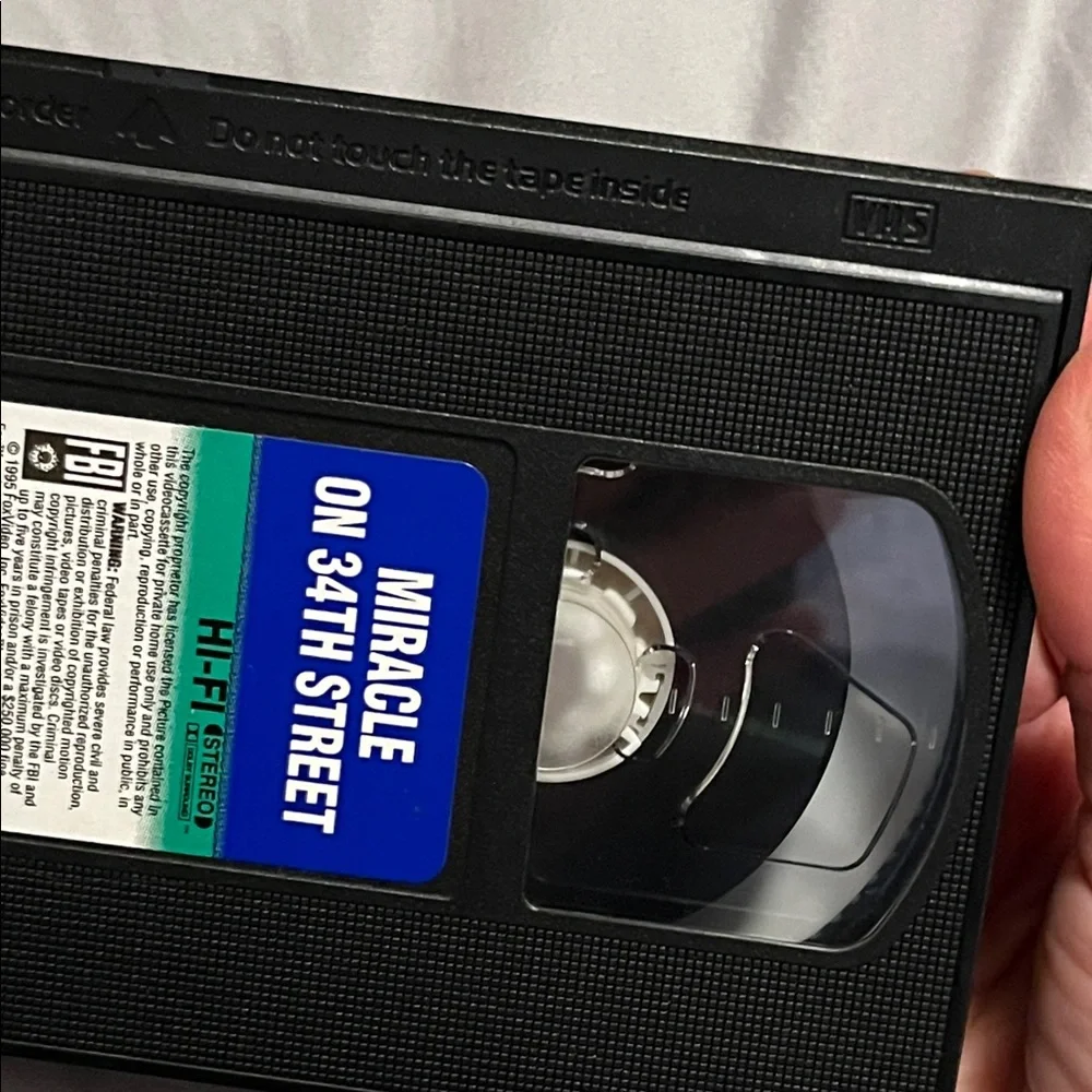 Miracle on 34th Street VHS Tape